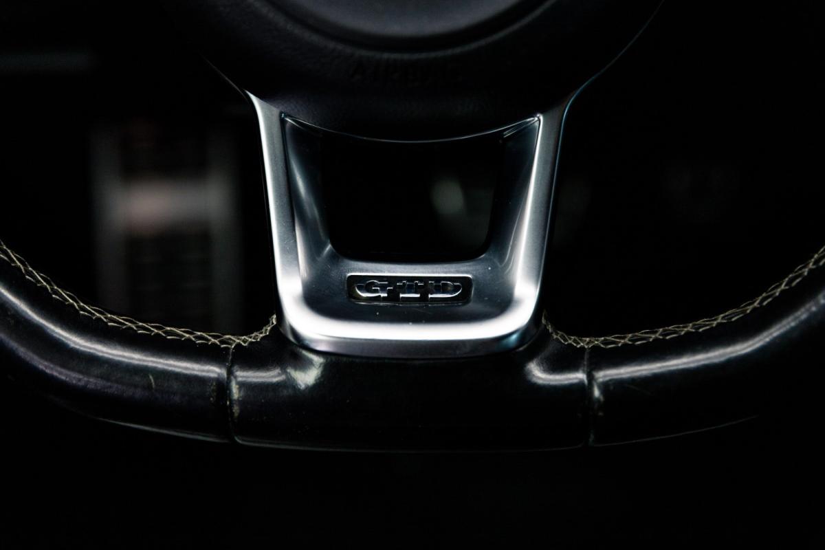 volkswagen-golf-2015-diesel-1968cc