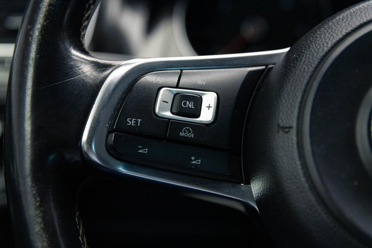 volkswagen-golf-2015-diesel-1968cc