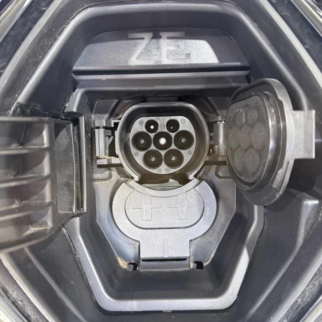 renault-zoe-2021-eletrico-0cc