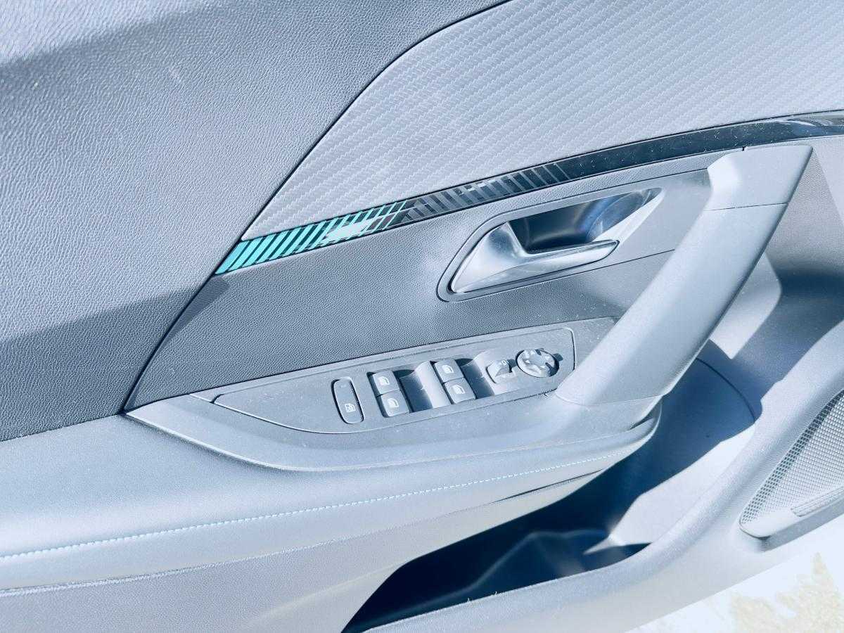 peugeot-2008-2023-gasolina-1199cc