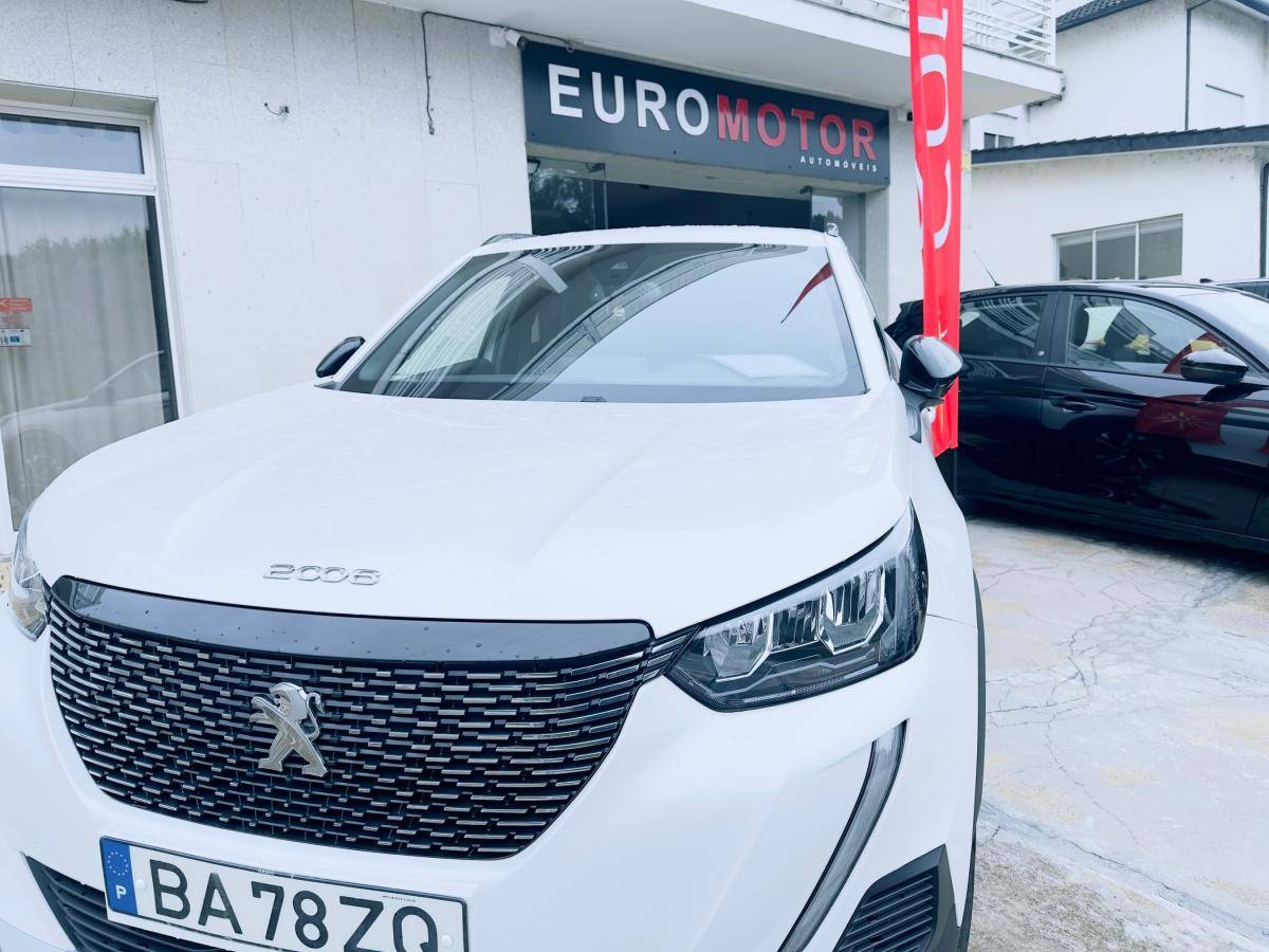 peugeot-2008-2023-gasolina-1199cc