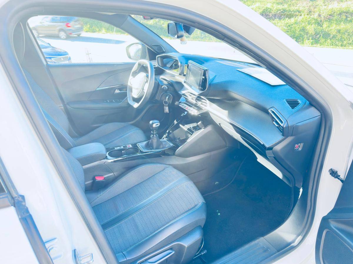 peugeot-2008-2023-gasolina-1199cc