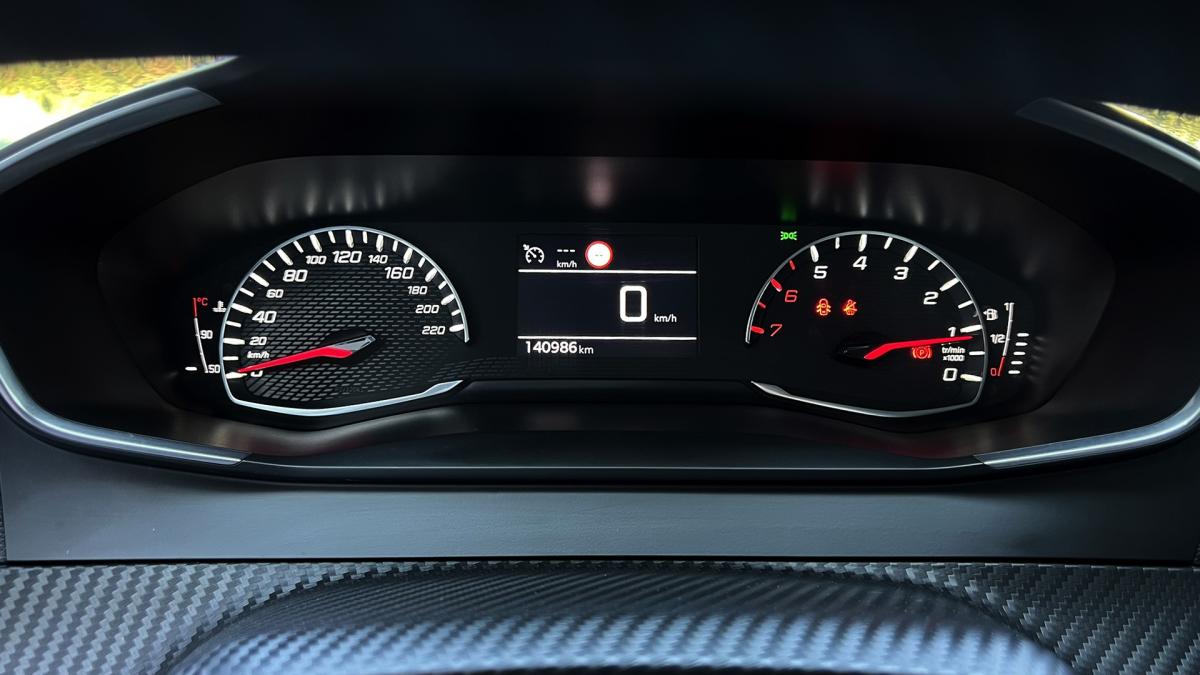 peugeot-2008-2021-diesel-1499cc