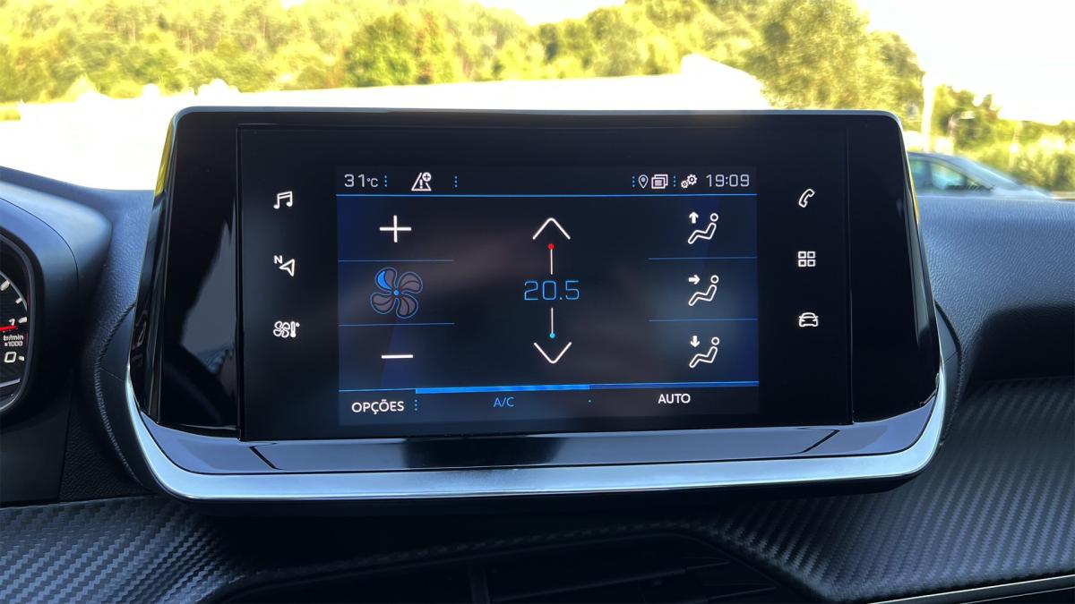 peugeot-2008-2021-diesel-1499cc