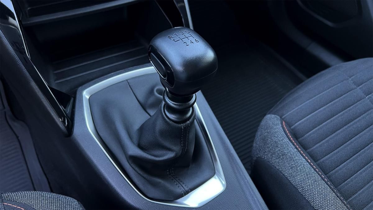 peugeot-2008-2021-diesel-1499cc