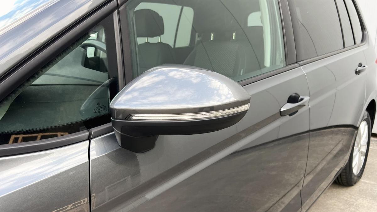 volkswagen-touran-2019-diesel-1598cc