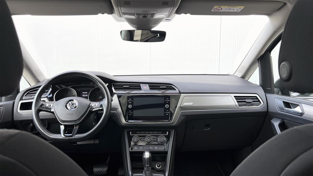 volkswagen-touran-2019-diesel-1598cc