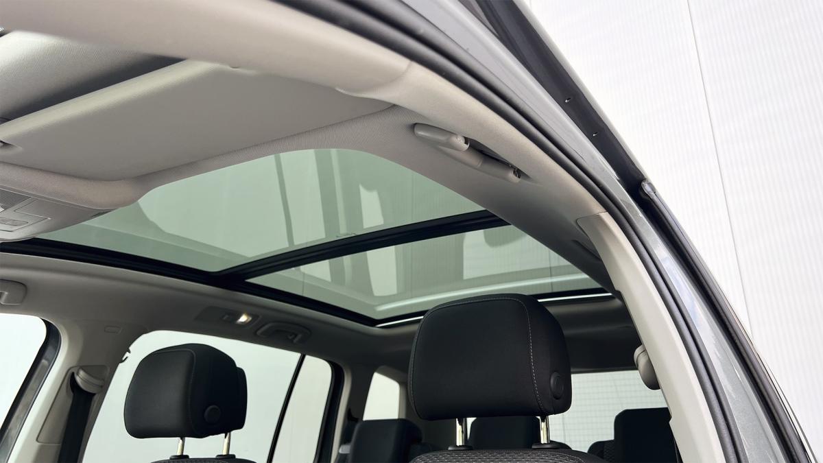 volkswagen-touran-2019-diesel-1598cc