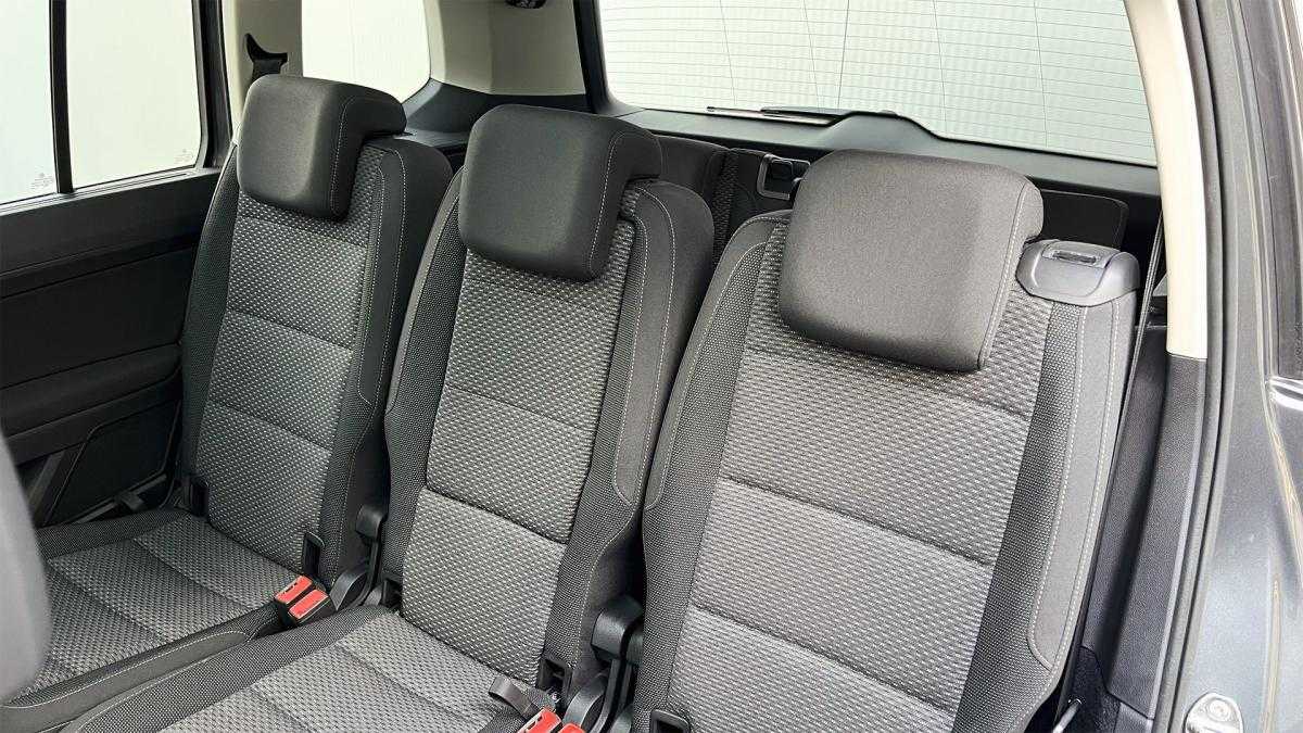 volkswagen-touran-2019-diesel-1598cc