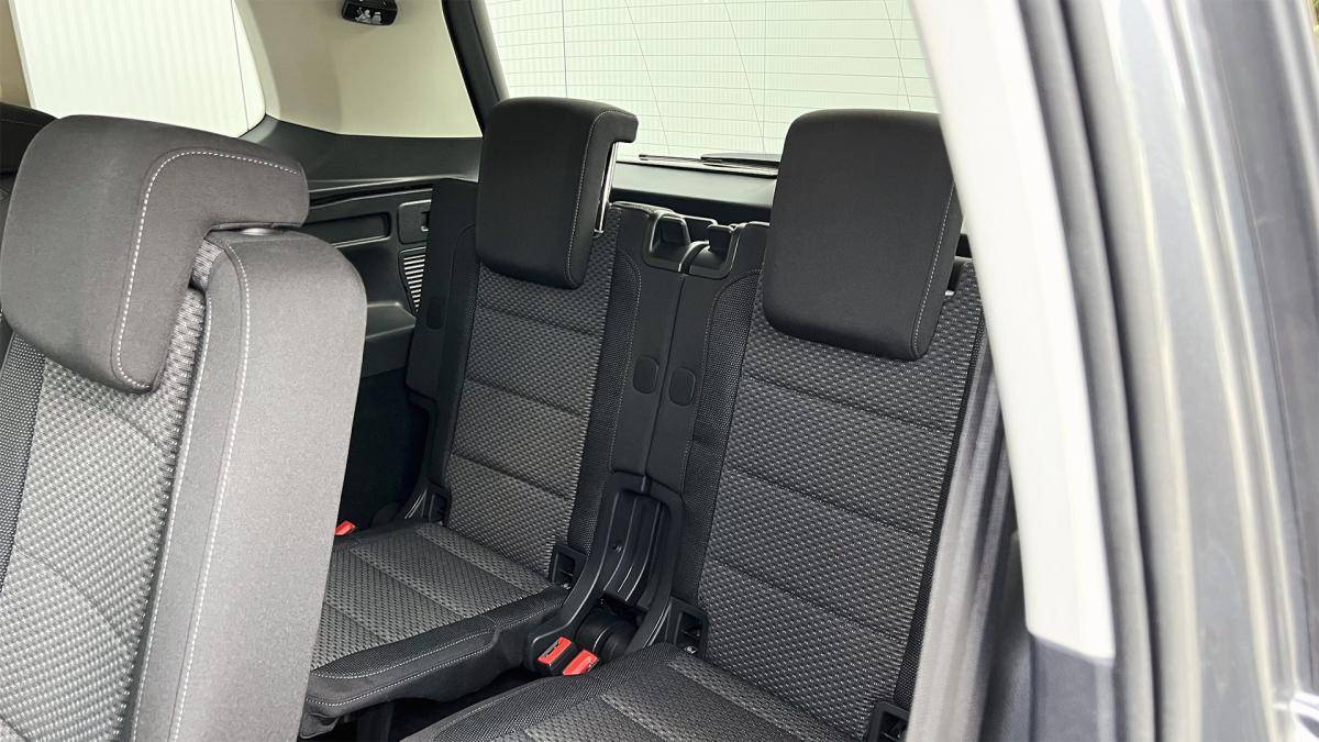 volkswagen-touran-2019-diesel-1598cc