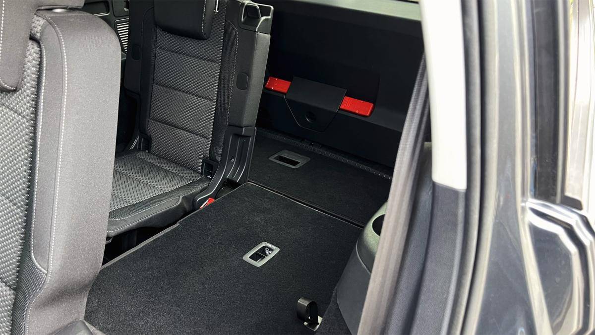volkswagen-touran-2019-diesel-1598cc
