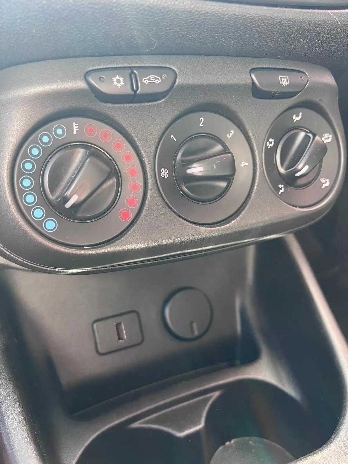 opel-corsa-2015-gasolina-1000cc