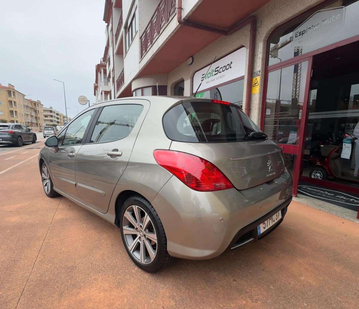 peugeot-308-2011-diesel-1560cc