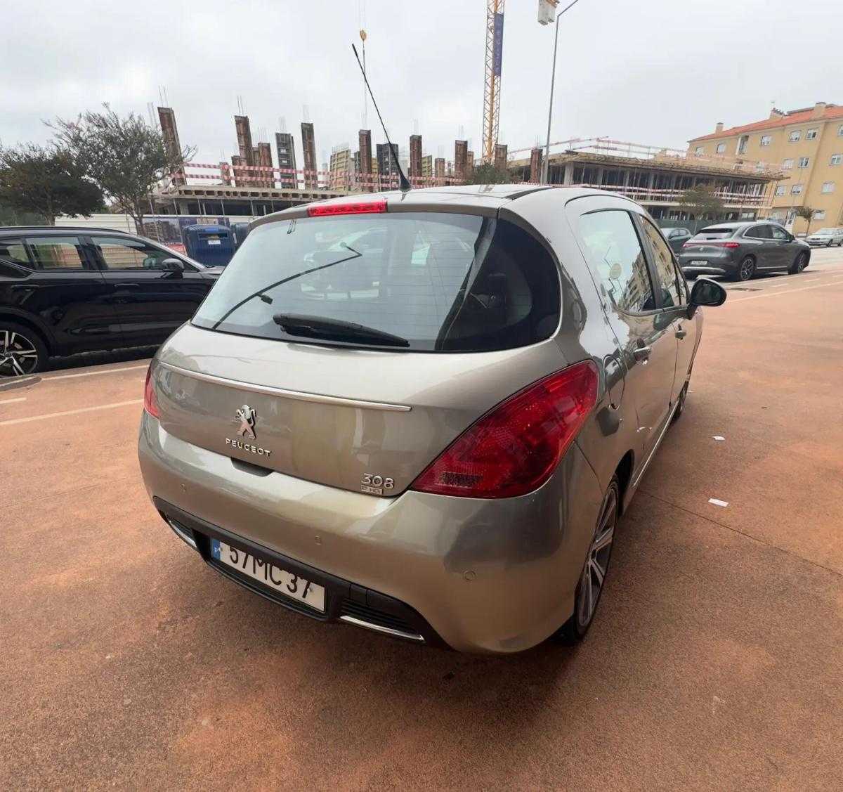 peugeot-308-2011-diesel-1560cc