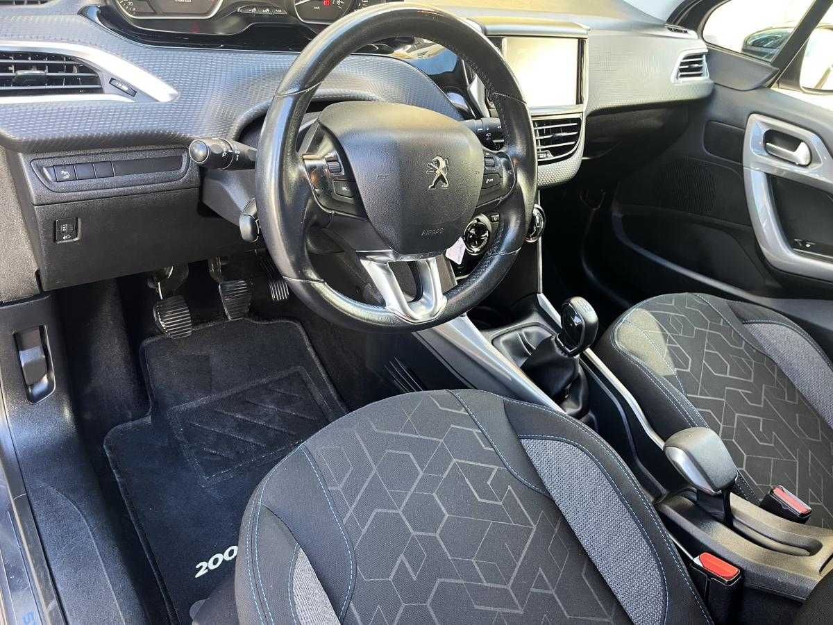 peugeot-2008-2018-gasolina-1199cc