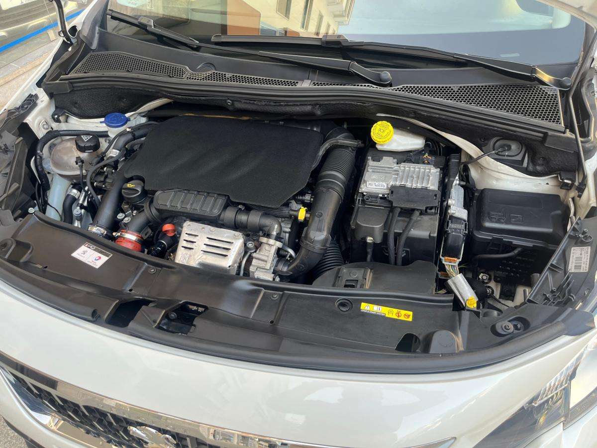peugeot-2008-2017-gasolina-1199cc