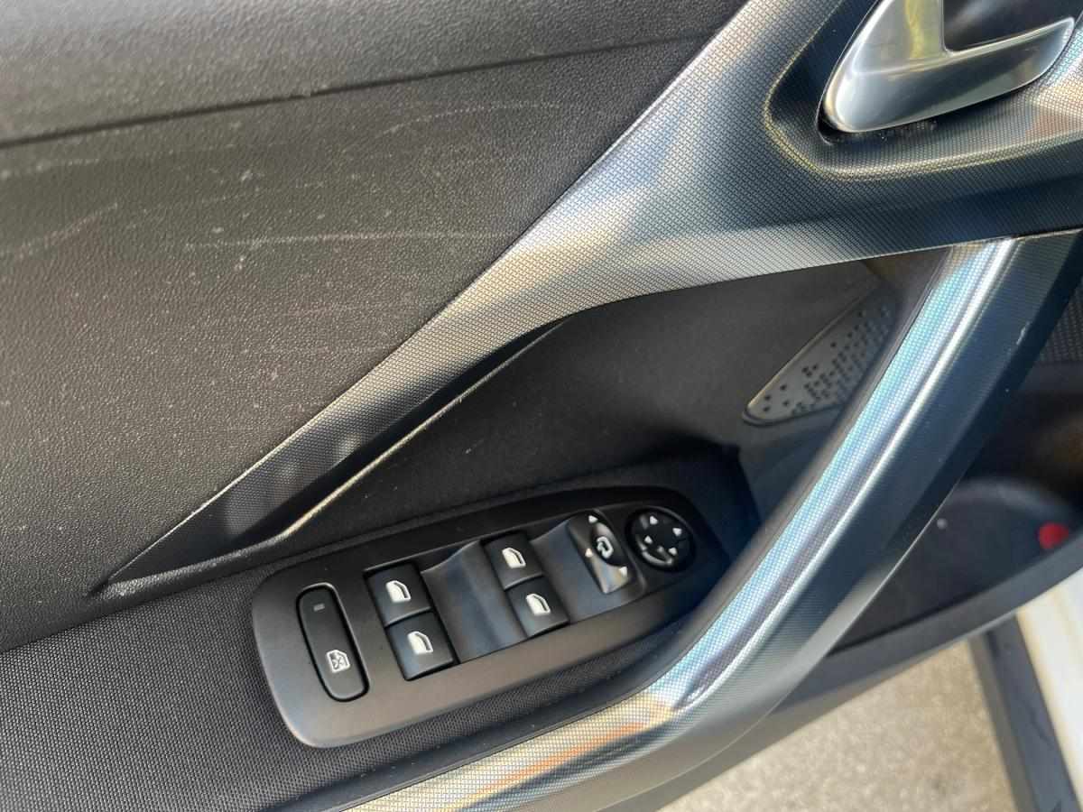 peugeot-2008-2017-gasolina-1199cc