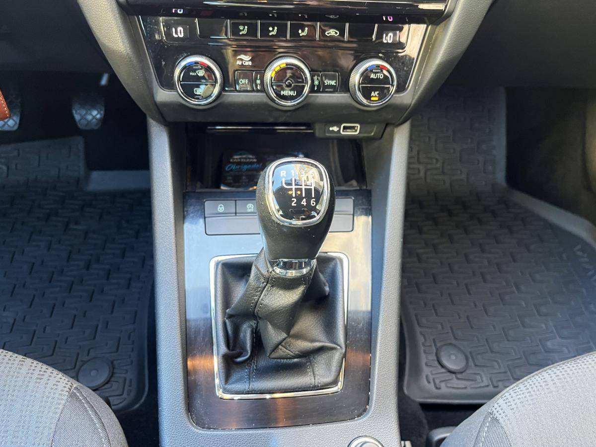 skoda-octavia-break-2018-gasolina-999cc