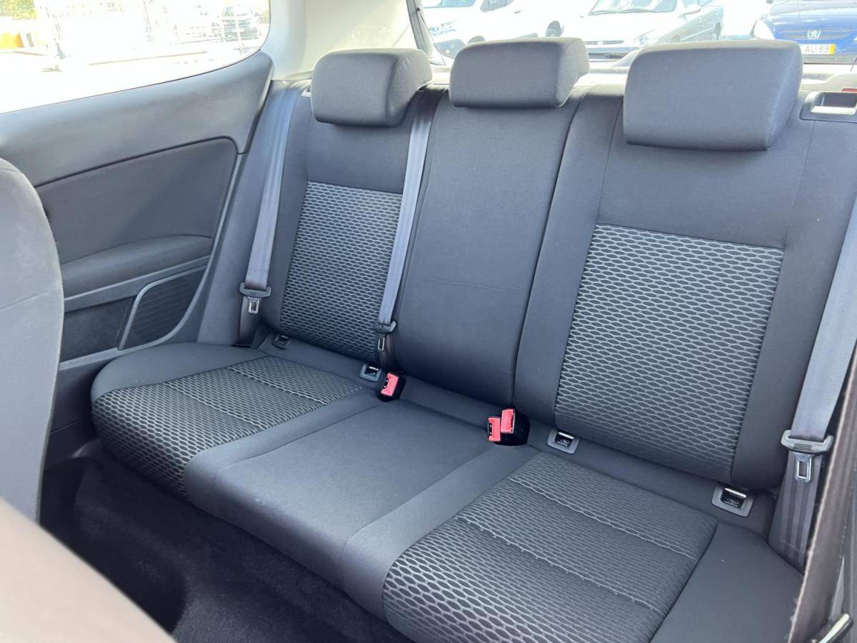 volkswagen-golf-2012-diesel-1598cc