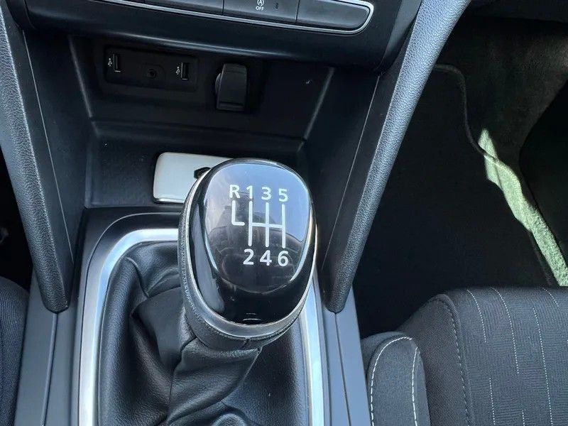 renault-megane-sport-tourer-2018-diesel-1461cc
