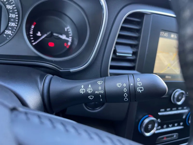 renault-megane-sport-tourer-2018-diesel-1461cc