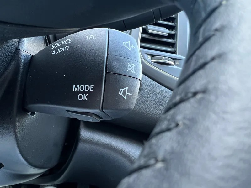 renault-megane-sport-tourer-2018-diesel-1461cc