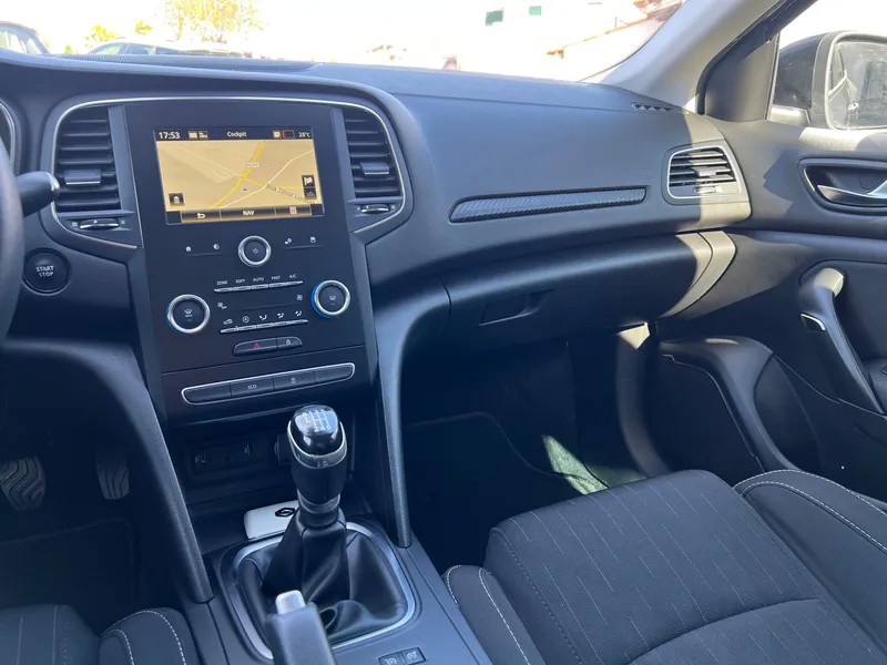 renault-megane-sport-tourer-2018-diesel-1461cc