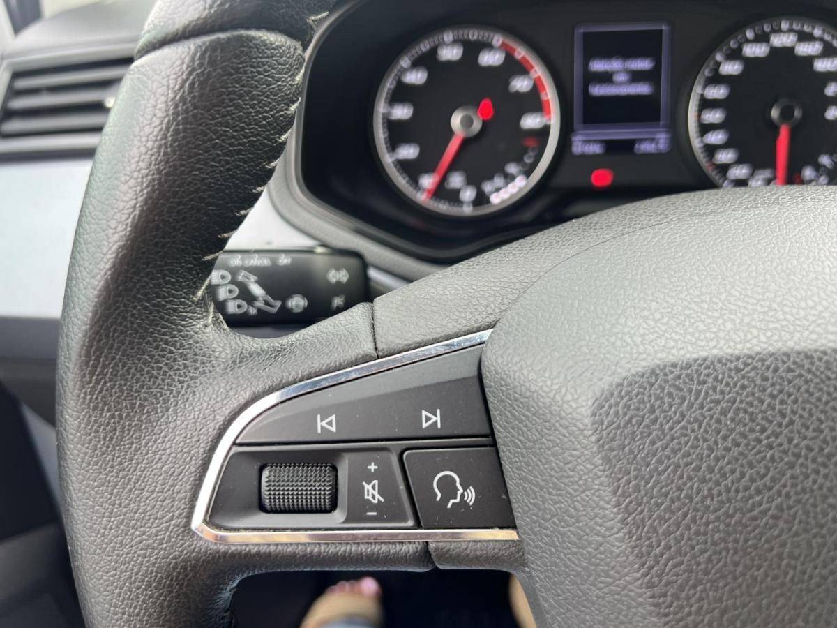 seat-arona-2021-gasolina-999cc
