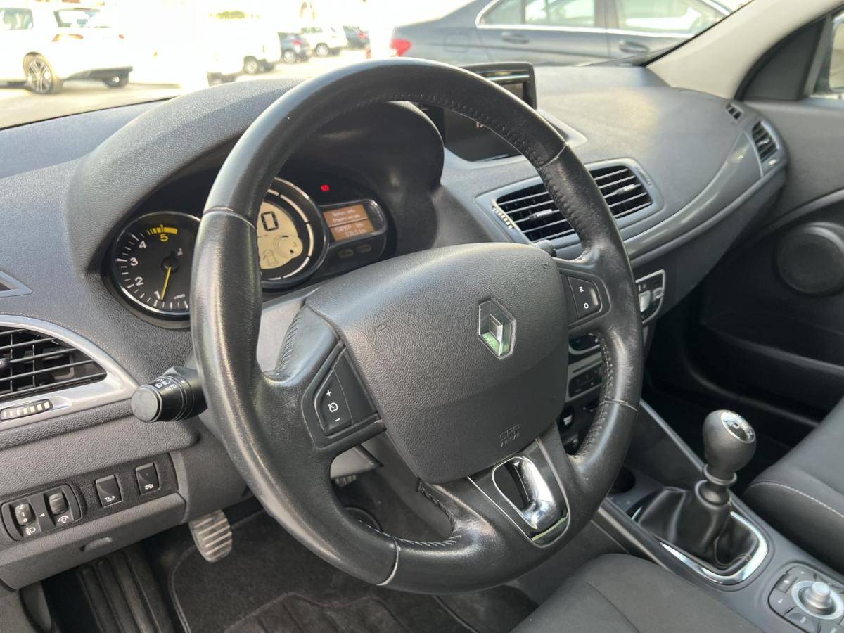 renault-megane-sport-tourer-2016-diesel-1461cc