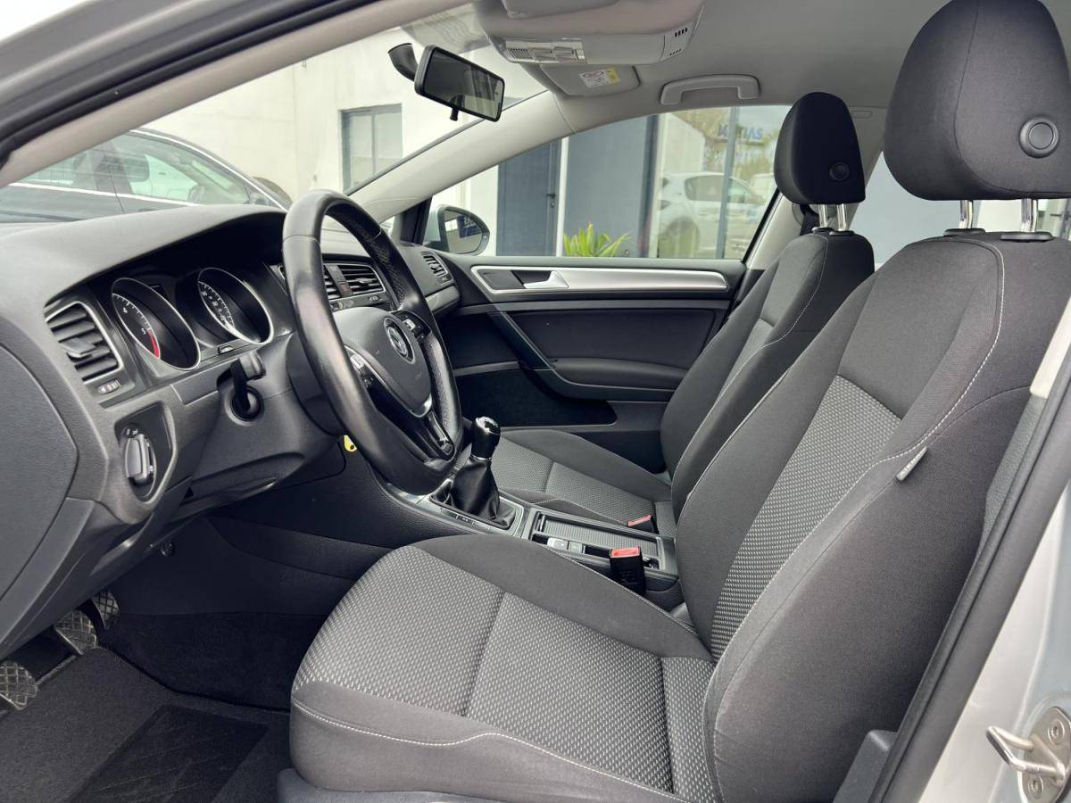 volkswagen-golf-2019-diesel-1598cc