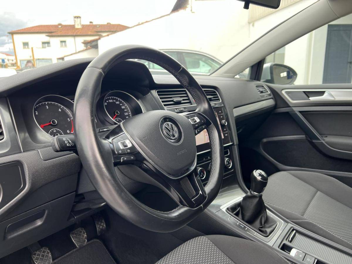 volkswagen-golf-2019-diesel-1598cc