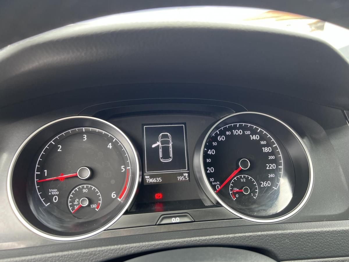 volkswagen-golf-2019-diesel-1598cc