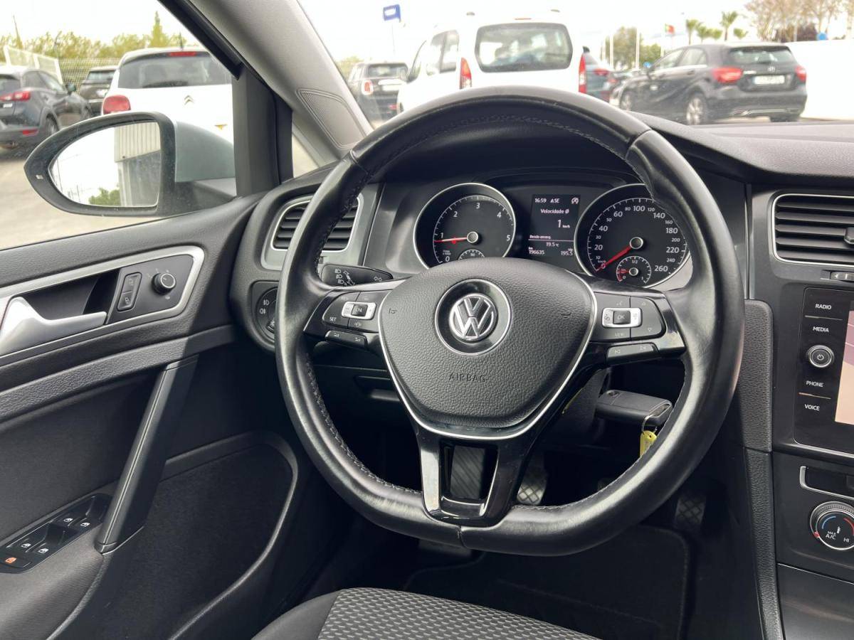 volkswagen-golf-2019-diesel-1598cc