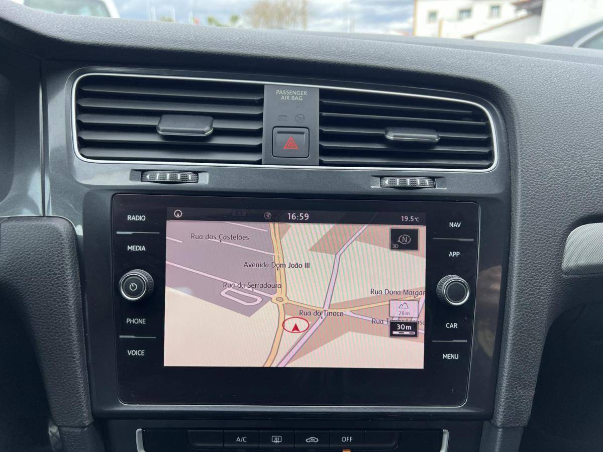 volkswagen-golf-2019-diesel-1598cc