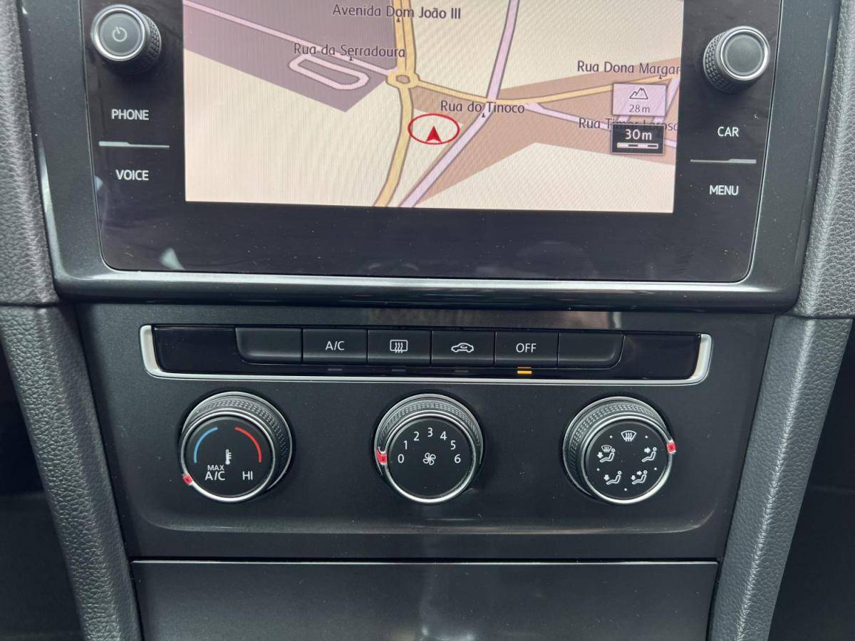 volkswagen-golf-2019-diesel-1598cc
