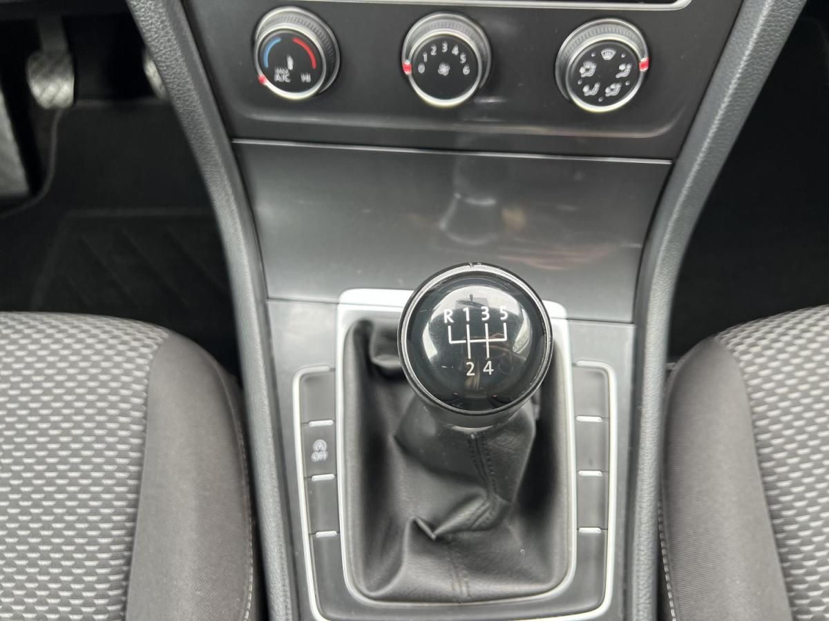 volkswagen-golf-2019-diesel-1598cc