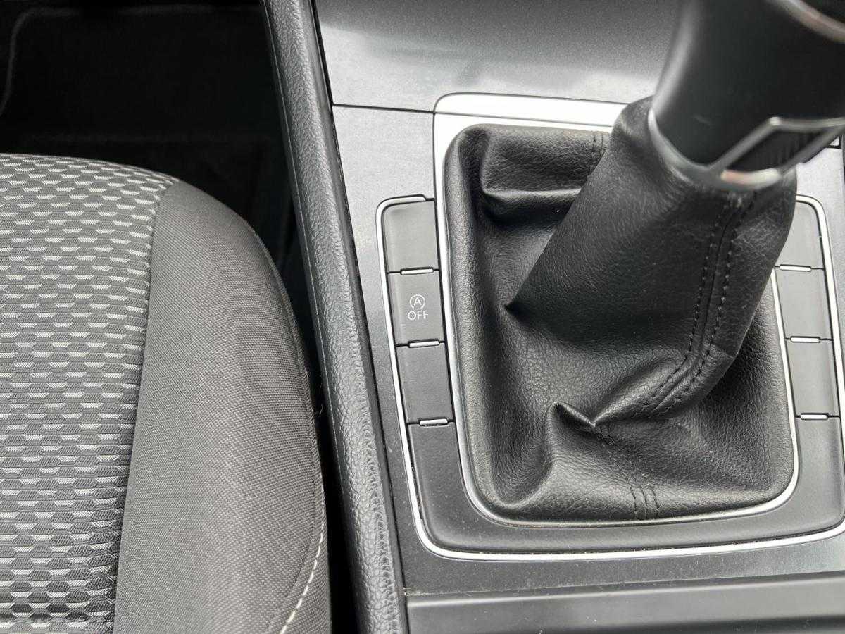volkswagen-golf-2019-diesel-1598cc