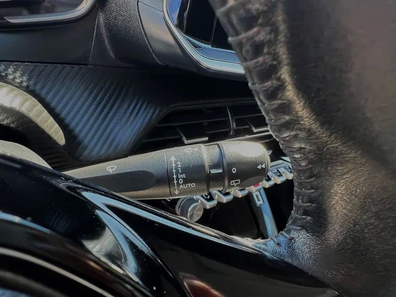 peugeot-2008-2021-diesel-1499cc