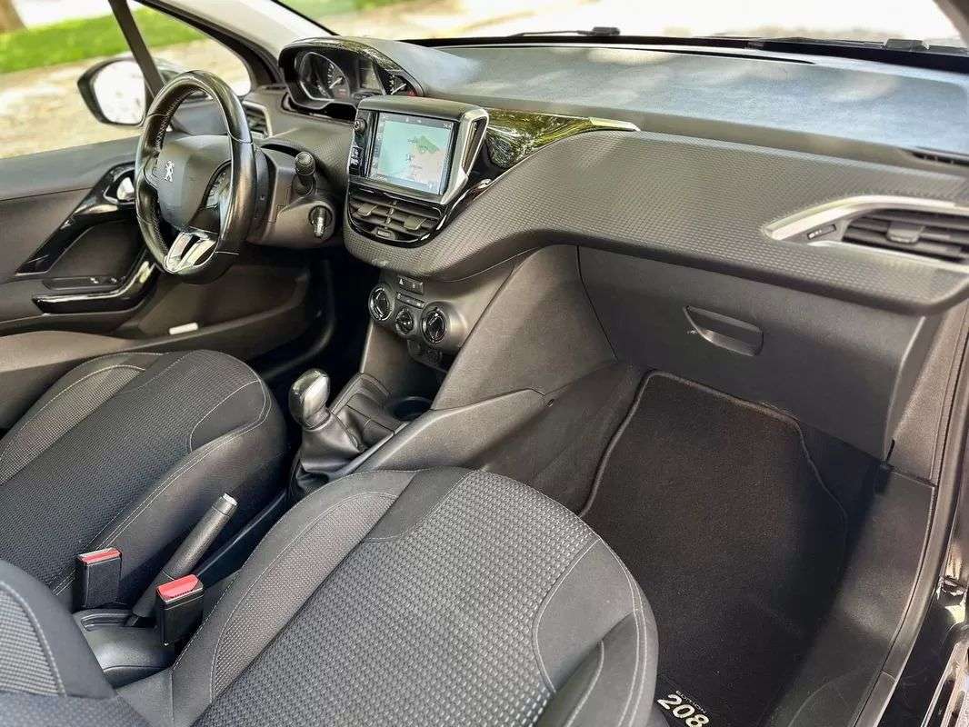 peugeot-208-2016-gasolina-1199cc