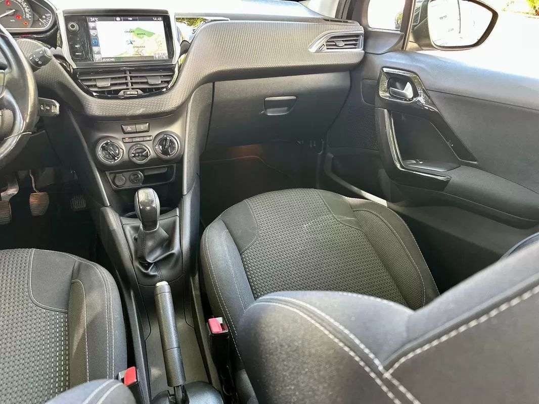 peugeot-208-2016-gasolina-1199cc