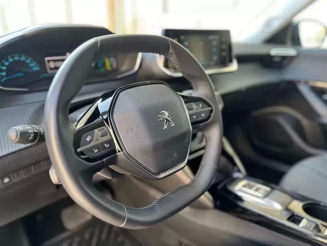 peugeot-e-2008-2022-eletrico-200cc
