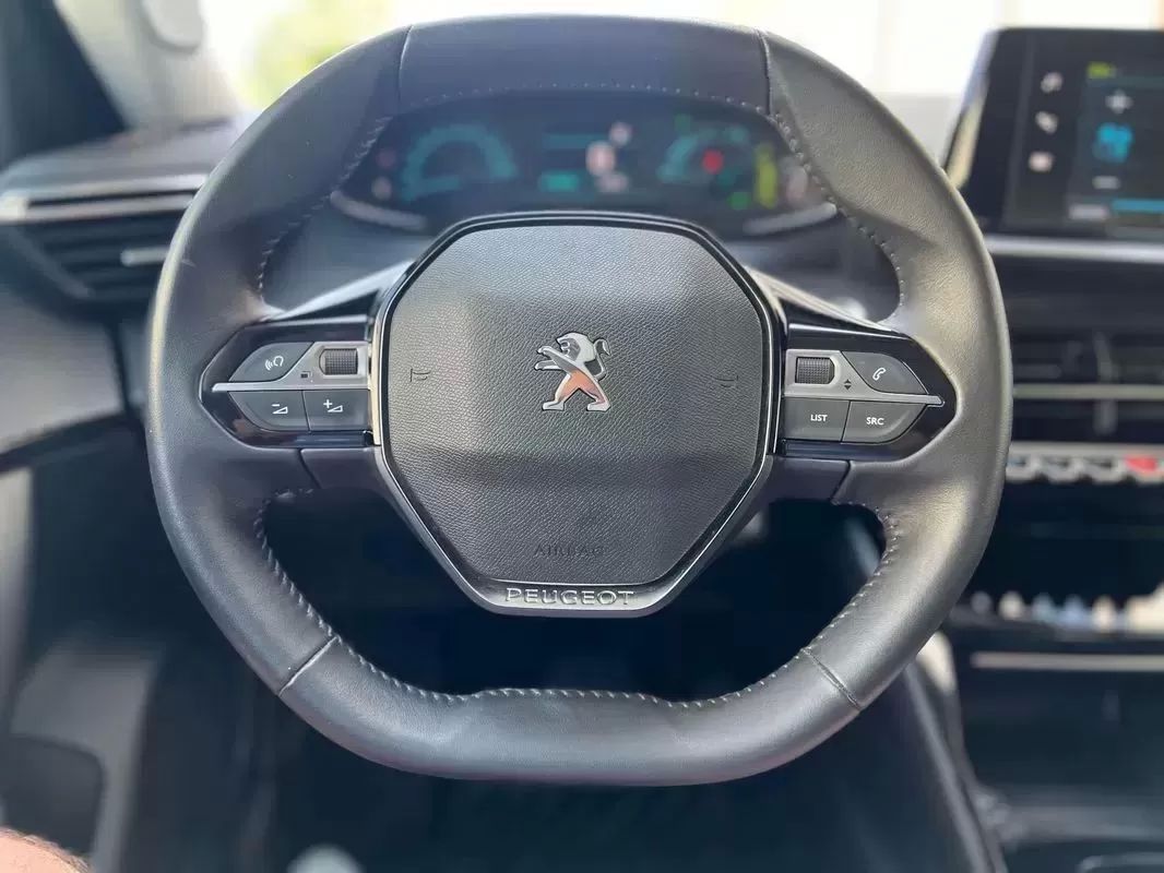 peugeot-e-2008-2022-eletrico-200cc