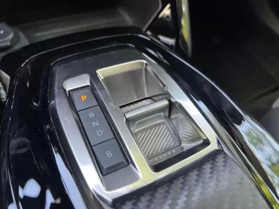 peugeot-e-2008-2022-eletrico-200cc