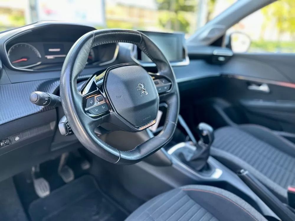 peugeot-208-2021-gasolina-1199cc