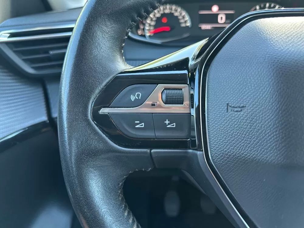 peugeot-208-2021-gasolina-1199cc