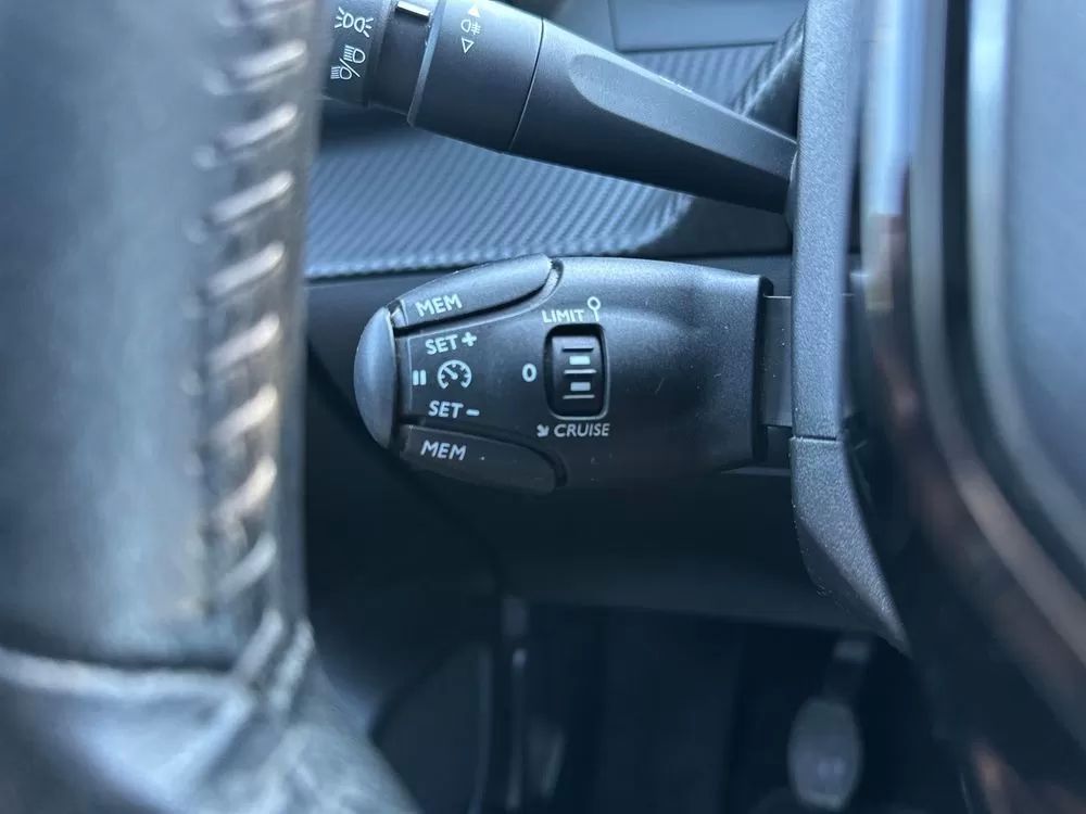 peugeot-208-2021-gasolina-1199cc