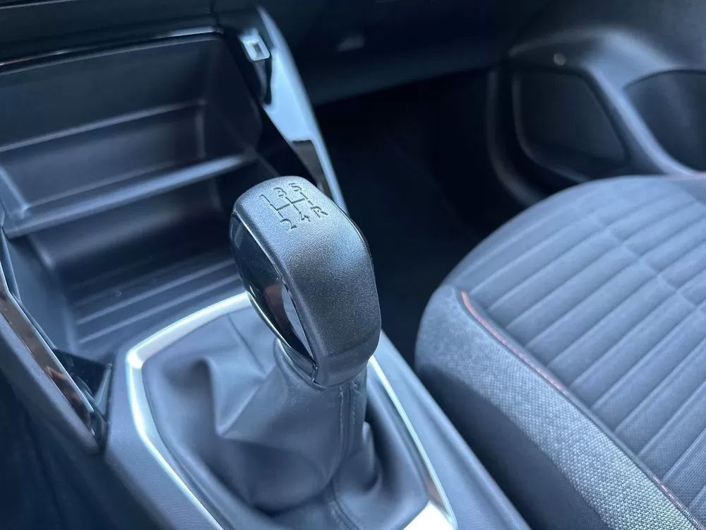 peugeot-208-2021-gasolina-1199cc