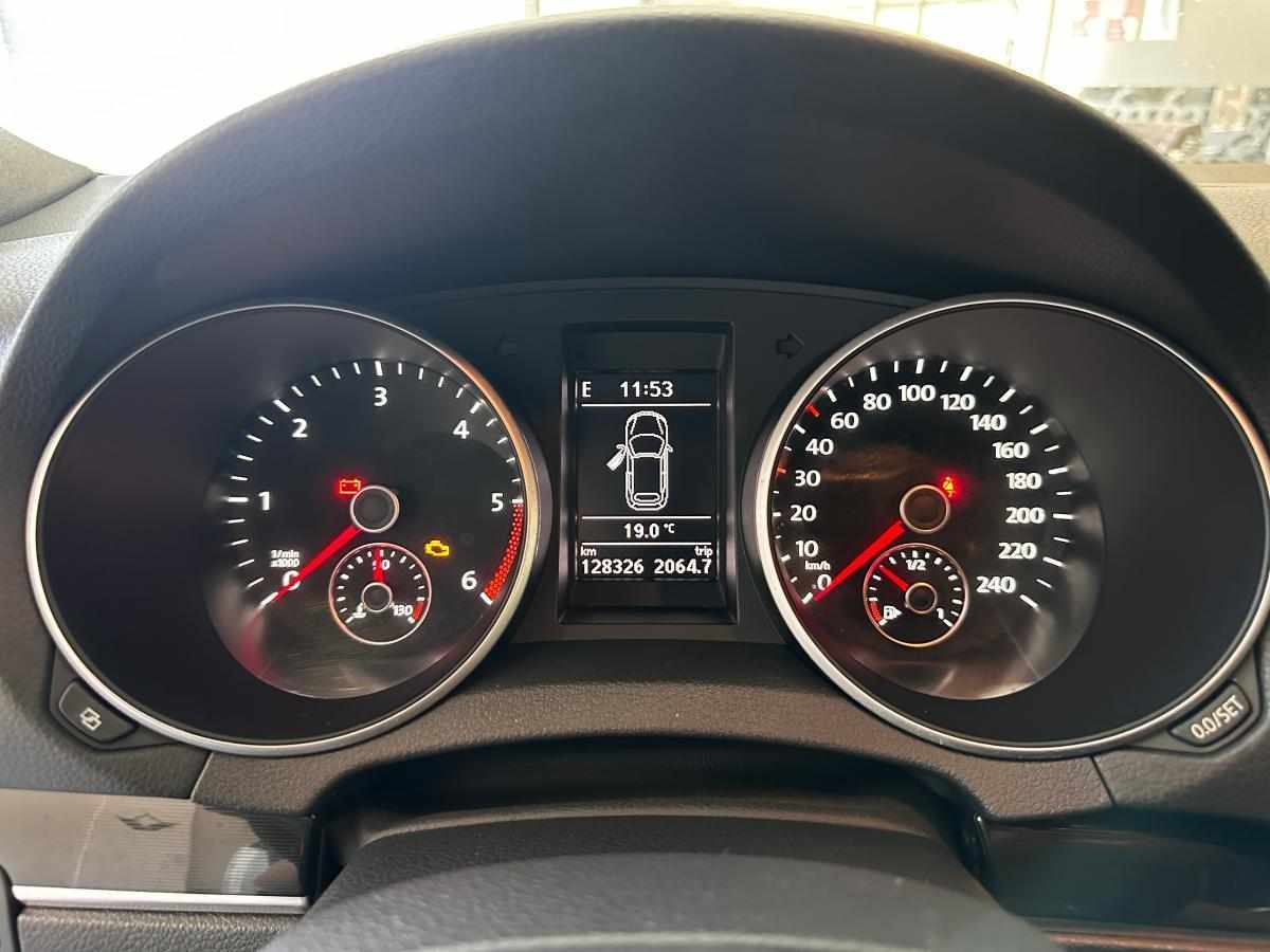 volkswagen-golf-1-6-tdi-bluemotion-2012-diesel-1598cc