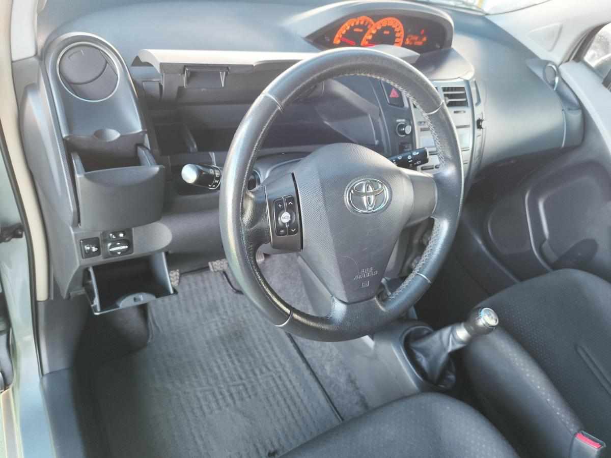 toyota-yaris-1-0-vvt-i-2011-gasolina-998cc