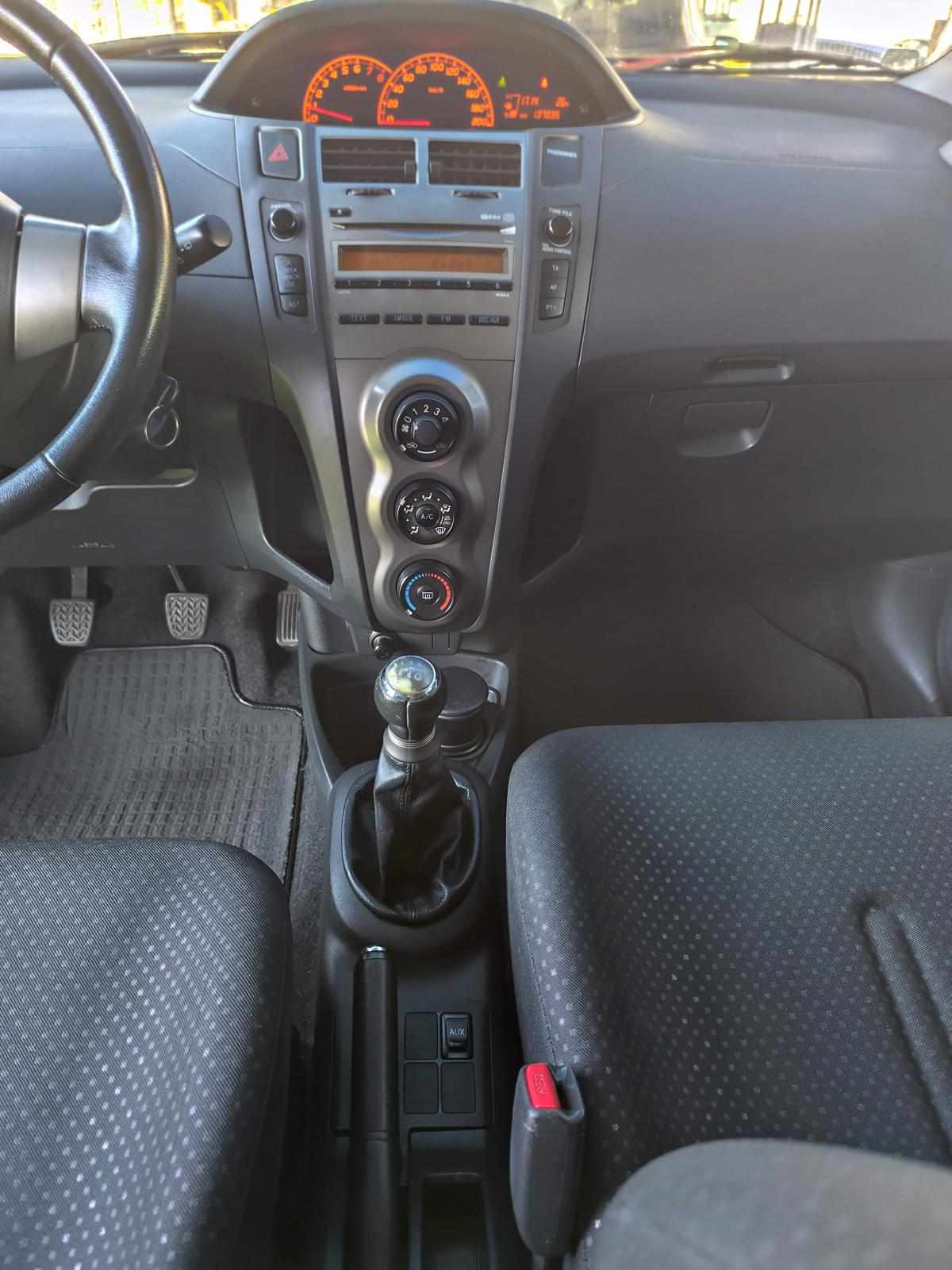 toyota-yaris-1-0-vvt-i-2011-gasolina-998cc